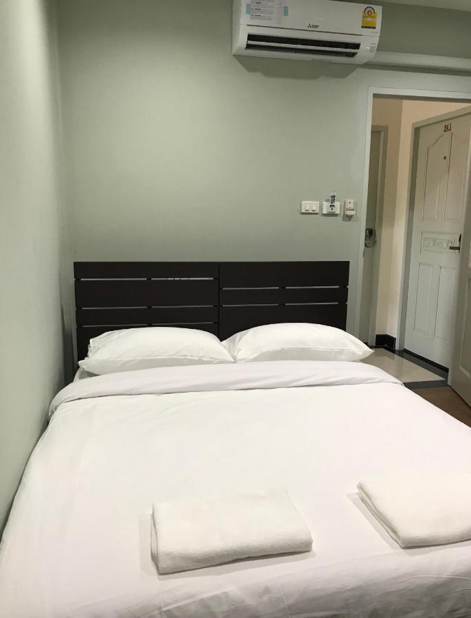 Baanpin Hotel Bangkok Luaran gambar