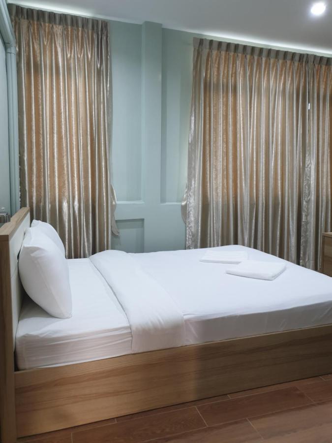 Baanpin Hotel Bangkok Luaran gambar