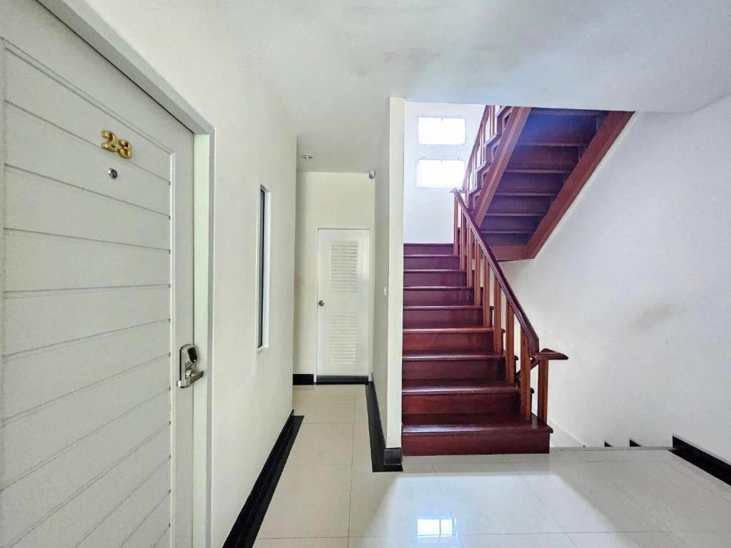 Baanpin Hotel Bangkok Luaran gambar