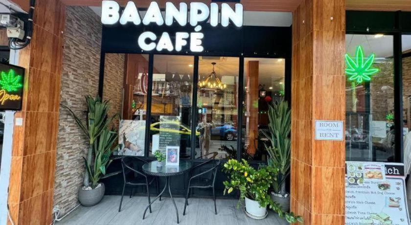 Baanpin Hotel Bangkok Luaran gambar