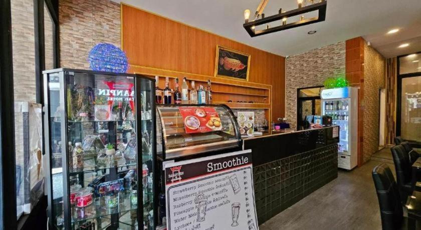 Baanpin Hotel Bangkok Luaran gambar