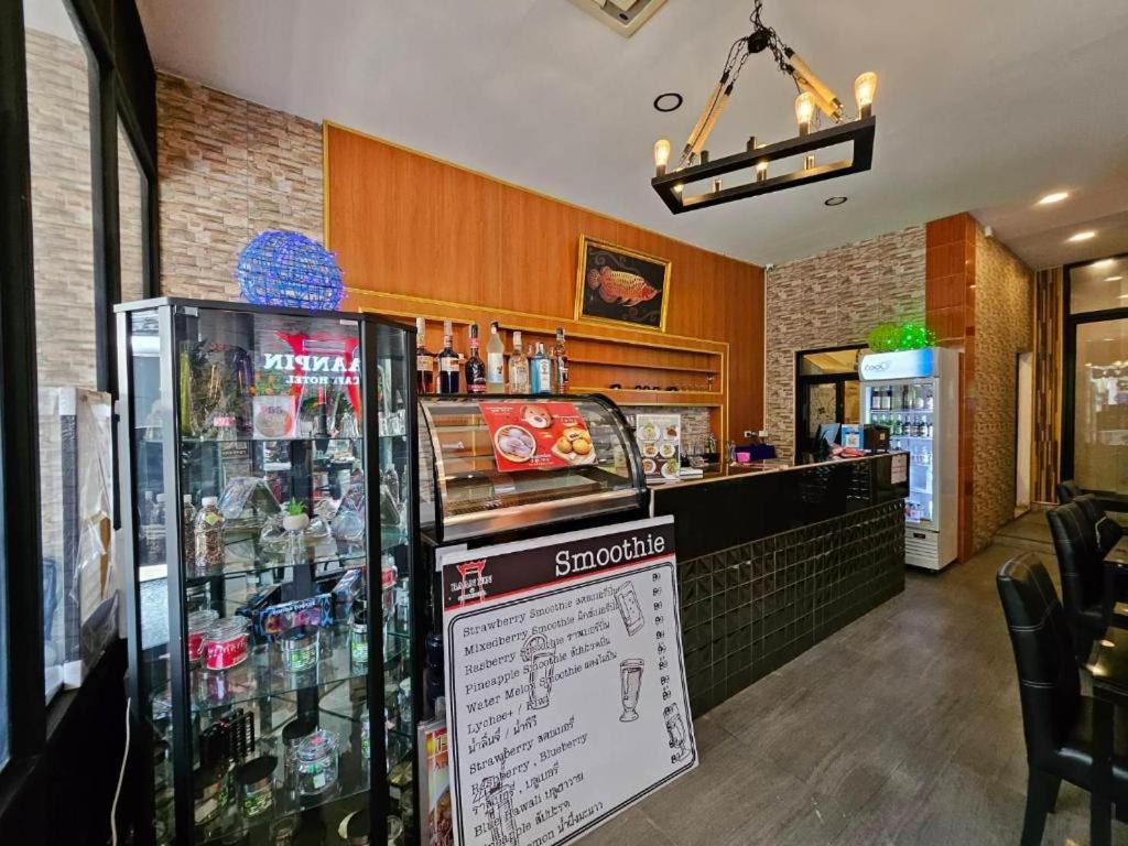 Baanpin Hotel Bangkok Luaran gambar